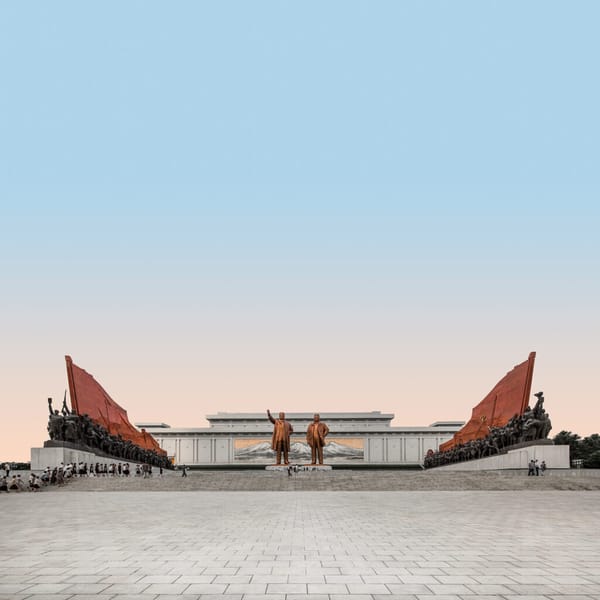 Model City Pyongyang: viaggio fotografico nell’utopia architettonica della Corea del Nord